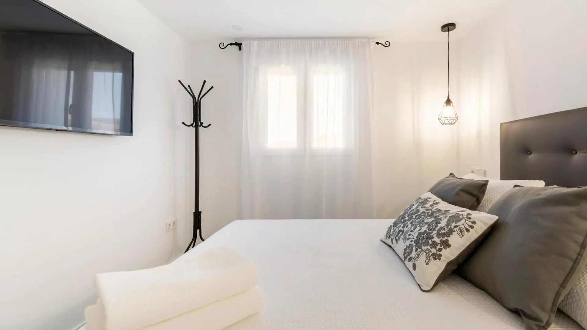 Charming Apartment In Los Prados Malaga 45 M² With Pool