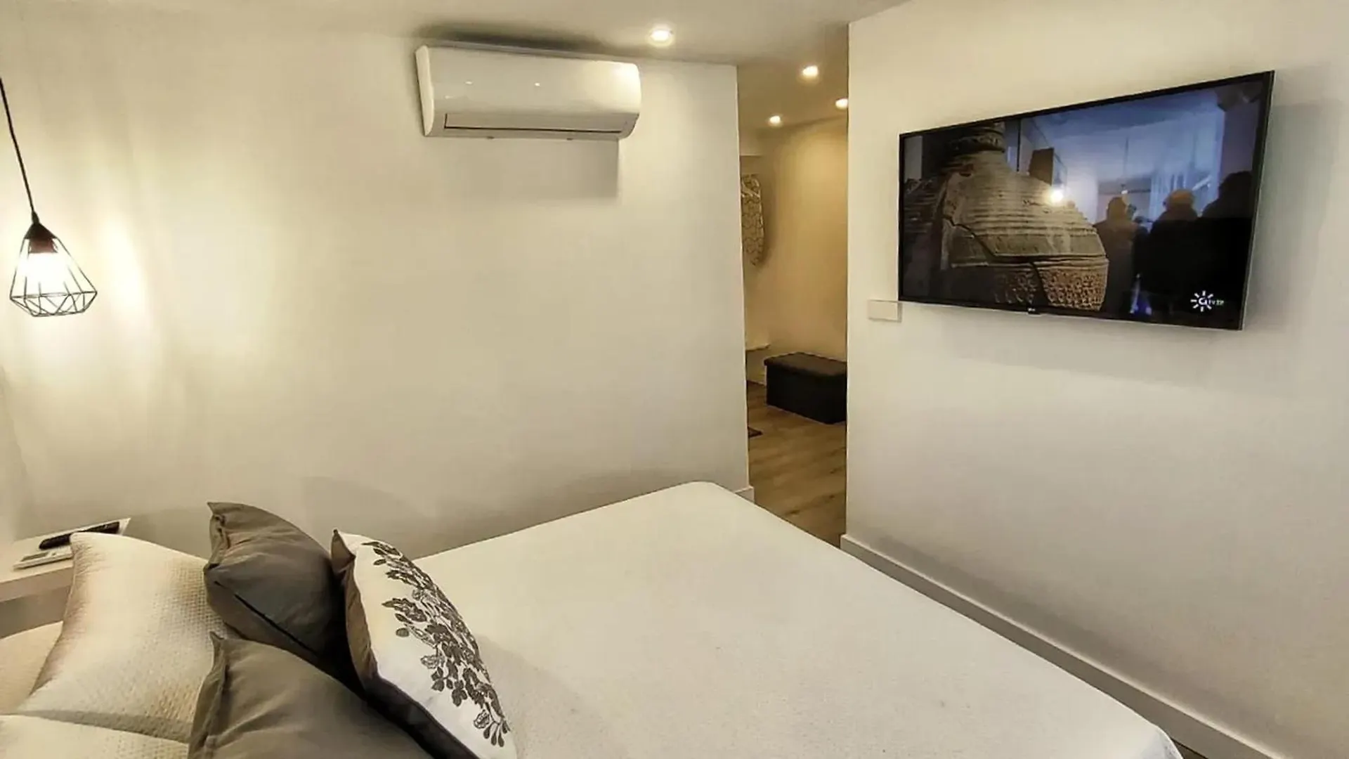 Charming Apartment In Los Prados Malaga 45 M² With Pool