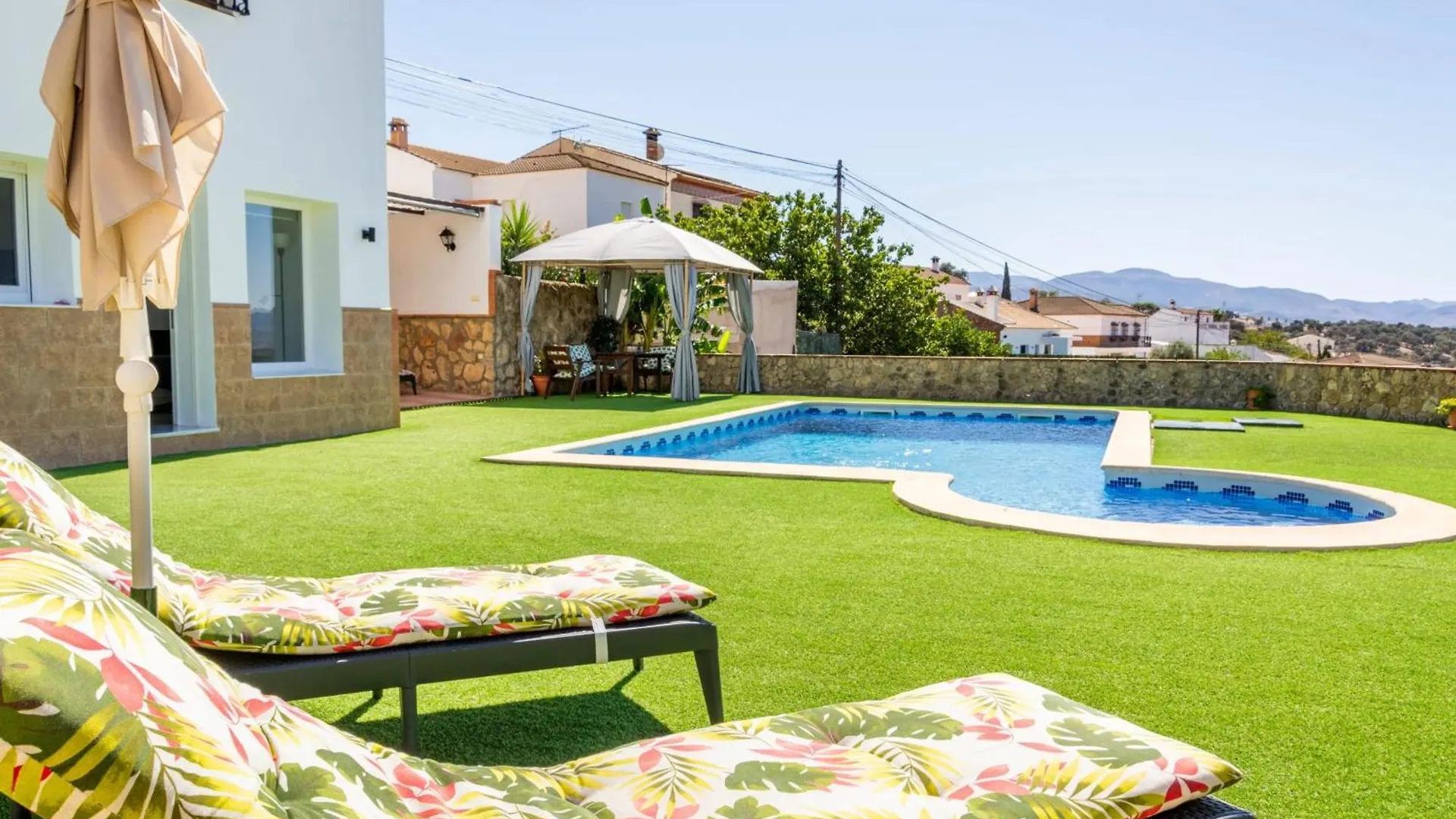 Charming Apartment In Los Prados Malaga 45 M² With Pool