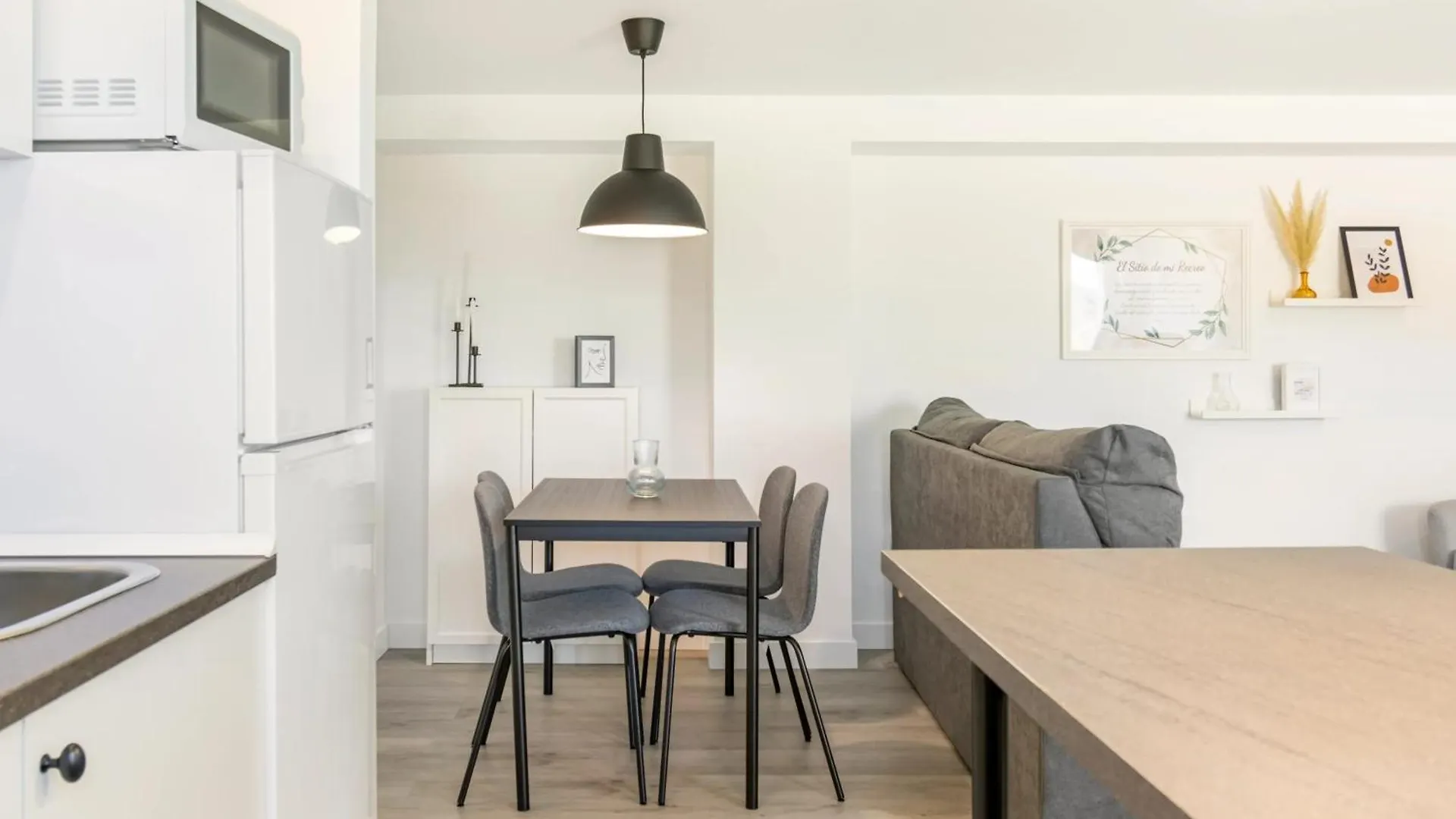 Charming Apartment In Los Prados Malaga 45 M² With Pool